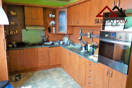 Tel.: 604 799 700 RK Slezský dům