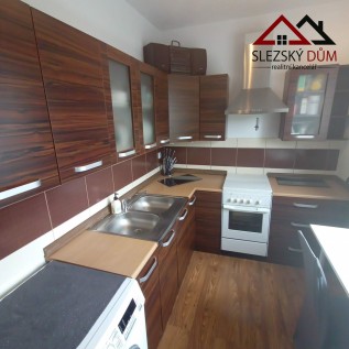 Tel.:604 799 700 Slezský dům