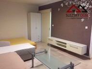 Tel.: 604 799 700 Slezský dům