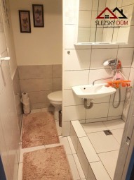 Tel.: 604 799 700 Slezský dům