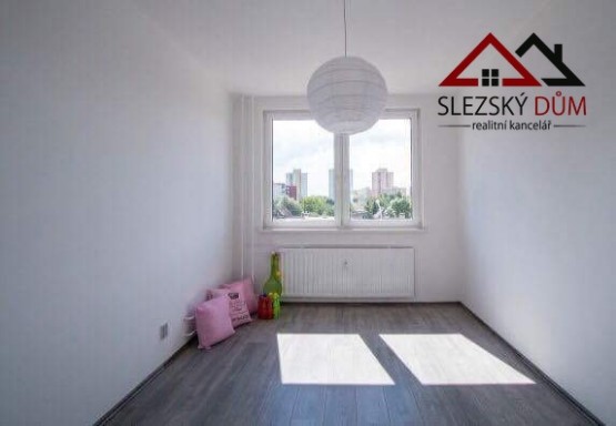 Tel.:604 799 700 RK Slezský dům