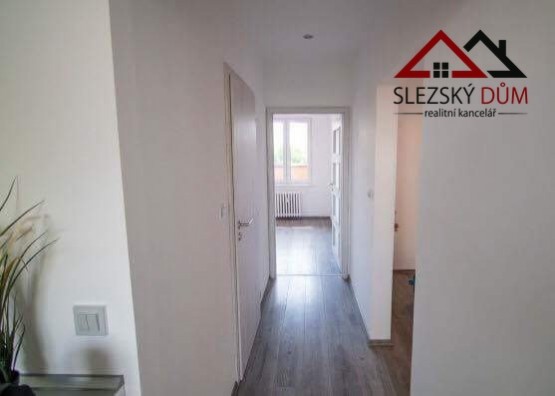 Tel.:604 799 700 RK Slezský dům