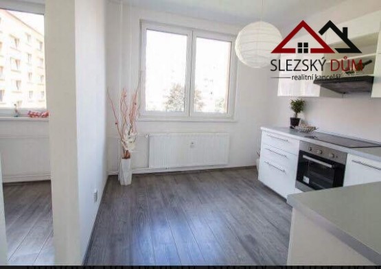 Tel.:604 799 700 RK Slezský dům