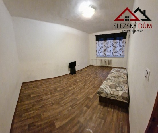 Tel.: 604 799 700 Slezský dům