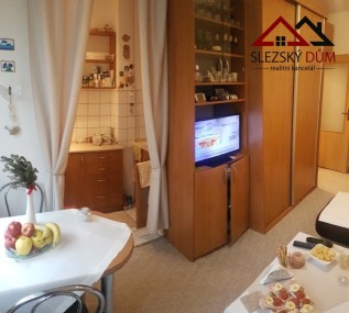 Tel.:604 799 700 RK Slezský dům