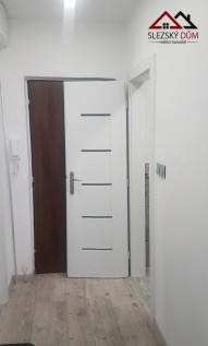 Tel: 604 799 700 RK Slezský dům