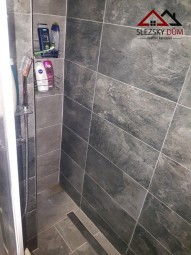 Tel: 604 799 700 RK Slezský dům