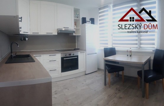 Tel: 604 799 700 RK Slezský dům