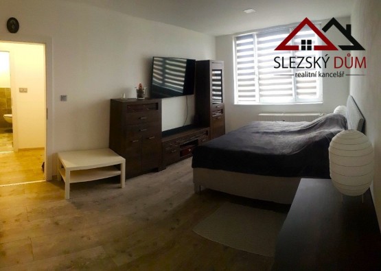 Tel: 604 799 700 RK Slezský dům