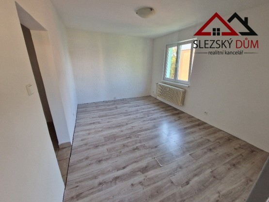 Tel.:604 799 700 RK Slezský dům