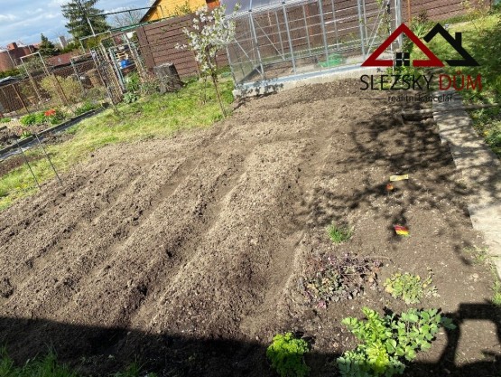 Tel.:604 799 700 Slezský dům