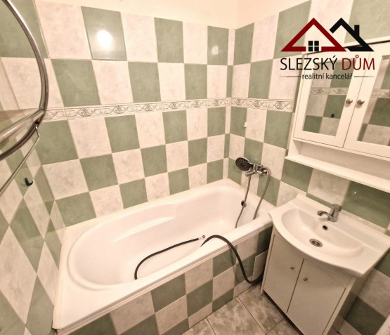 Tel.:604 799 700 RK Slezský dům