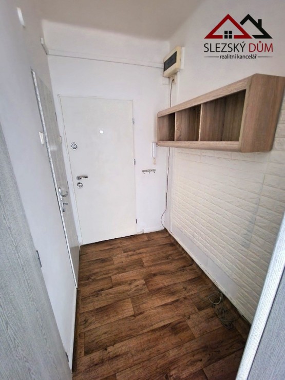 Tel.:604 799 700 RK Slezský dům