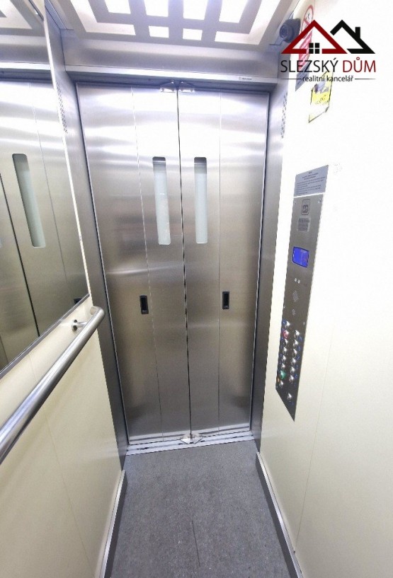 Tel.:604 799 700 RK Slezský dům