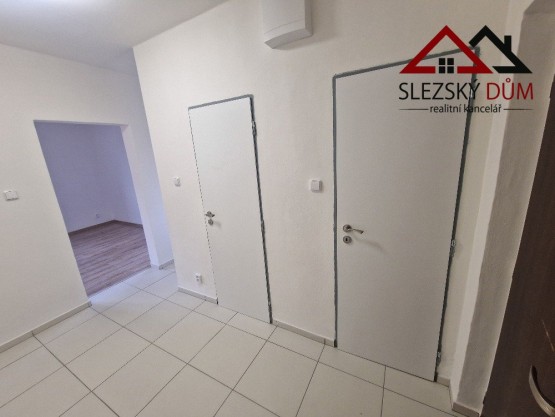 Tel.:604 799 700 RK Slezský dům