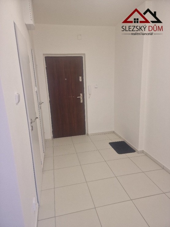 Tel.:604 799 700 RK Slezský dům