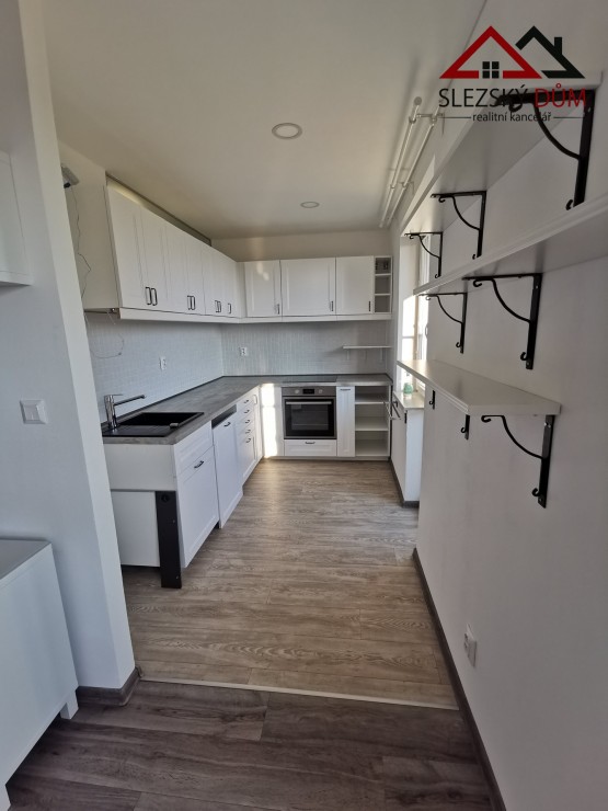 Ing. Lumír Mrázek, tel.: 606 187 222