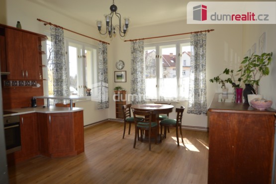 kuchyň a jídelnou