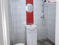 Koupelny jsou stejné ve všech bytech