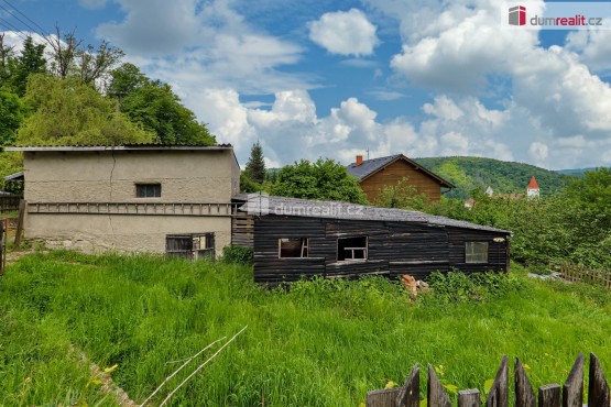 garáž a kůlny