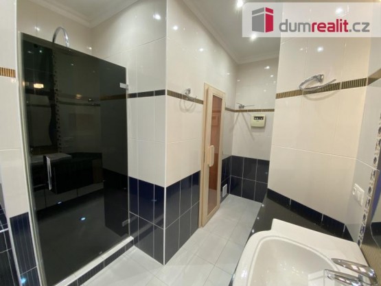 koupelna,vchod sauna