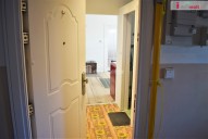 vstup do bytu s bezpečnostními dveřmi