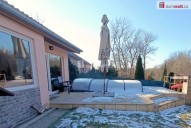 bazén s terasou a přístavba