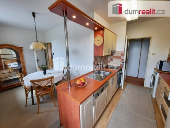 kuchyň s jídelním koutem