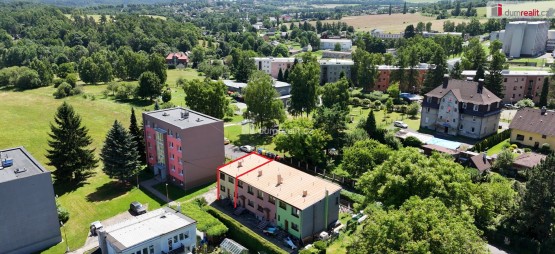 letecký záběr na dům a okolí