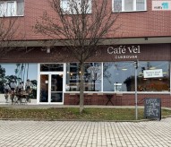 kavárna 2 min. od domu