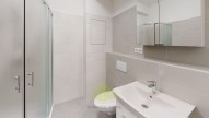 pronajem-bytu-1kk-29m2-5m2-zaskleny-balkon-1np-prostejov-bathroom.jpg