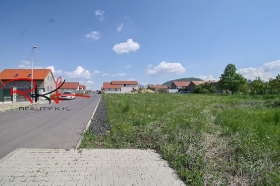 prodej-stavebni-pozemek-vrazkov-roudnice-nad-labem-reality-k-l-realitni-kancelar-2.jpg