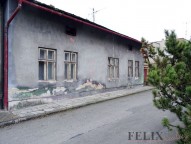 pohled z ulice ze severovýchodu