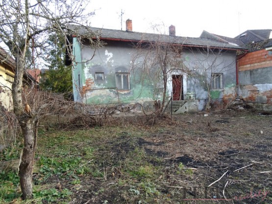 pohled ze zahrady, z jihozápadu