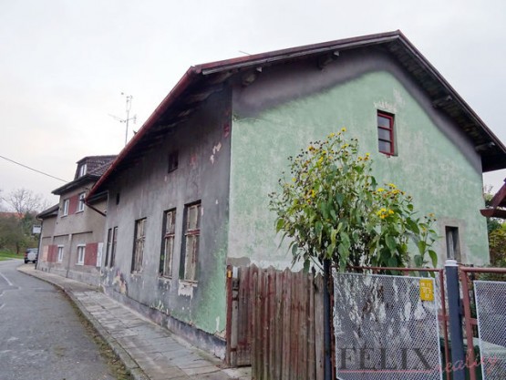 pohled z ulice ze severovýchodu