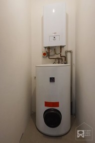 Technická místnost s elektrokotlem + zásobních na teplou vodu