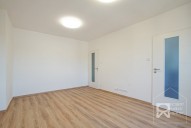 obývací pokoj - pohled od okna