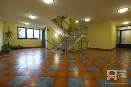 Chodba v domě s výtahem