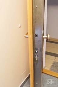 Bezpečnostní dveře v bytě