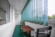 Zasklená lodžie se žaluziemi