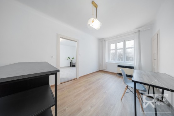 Obývací pokoj s kuchyňským koutem 2