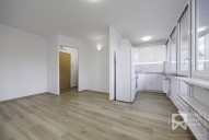 Obývací pokoj s kuchyňským koutem 1