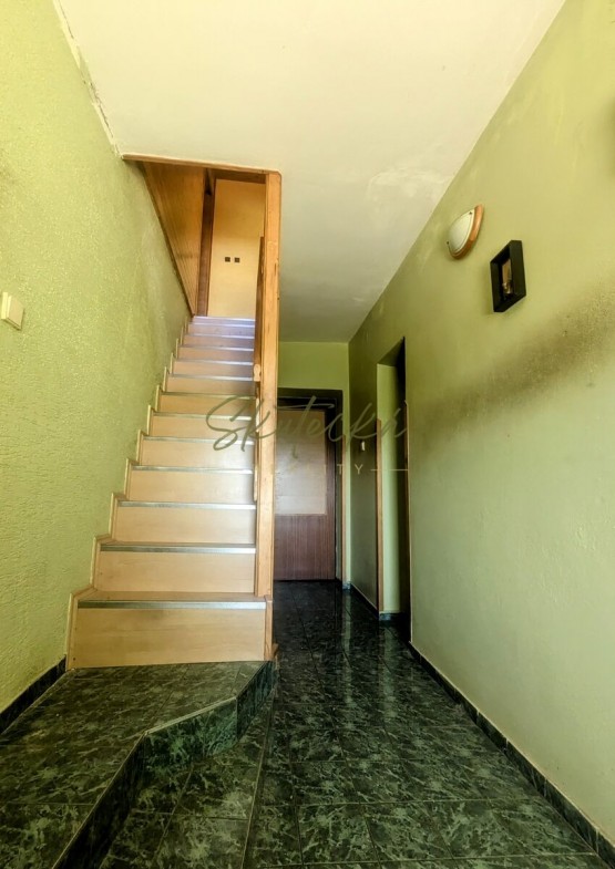 Schodiště z chodby do podkroví