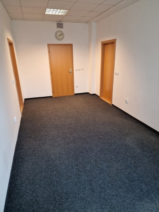 Kancelář 5 (1)
