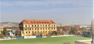 výhled z okna na Pražský hrad