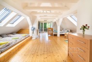 prostorný pokoj ve 2. NP