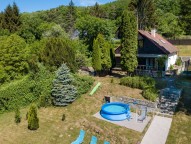 pohled na chatu z výšky