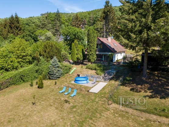 pohled na chatu z výšky