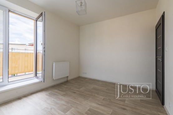 ložnice se vstupem na terasu