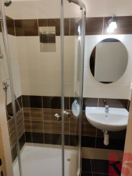 Pod rapidem, koupelna.jpg